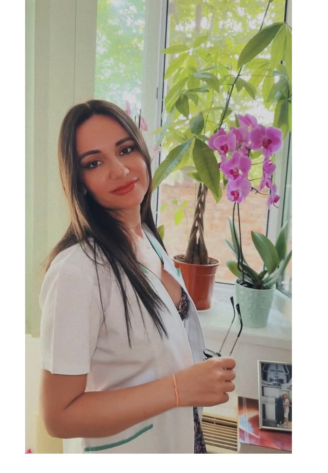 Dr. Renatta Popescu